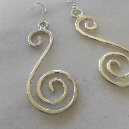Metal earrings like new
