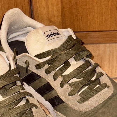 Adidas sneakers size 44, like new, khaki and black