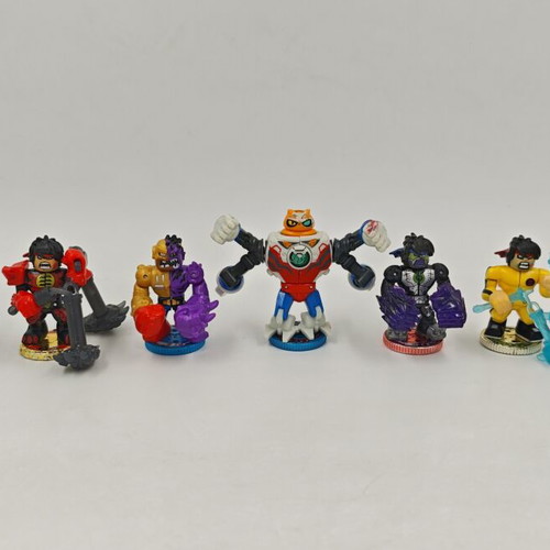 Akedo Ultimate Arcade Warriors figures used, set of 7