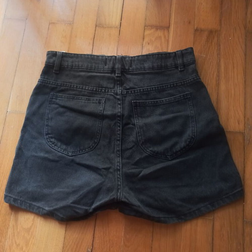 High-waisted black shorts, size S