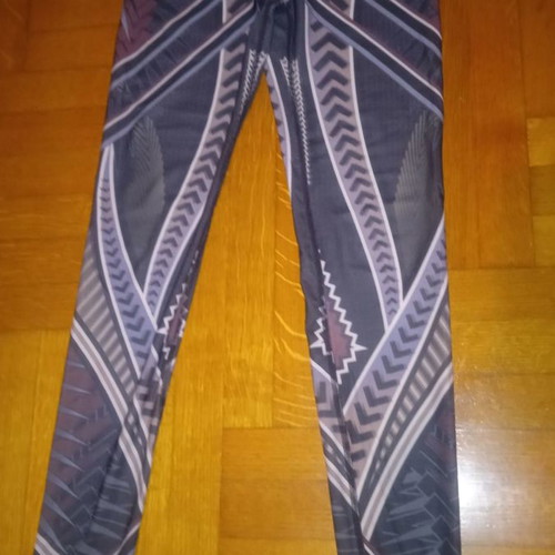 Baya leggings Small used, multicolor with nice print