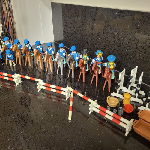 Playmobil Vintage American Cavalry used, 12 figures, 10 horses, accessories
