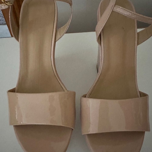nak sandals