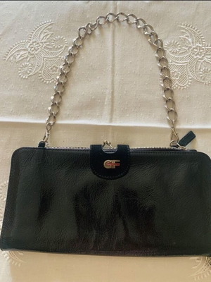 Clutch GF όλο δέρμα μαύρο