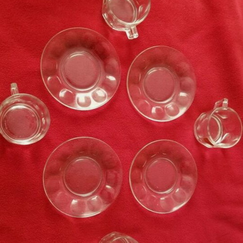 Arcoroc Vintage 1970s Coffee Cups and Saucers Set 8 Pieces New