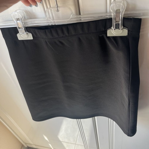 Anel black set with crop top and high-waisted skirt like new