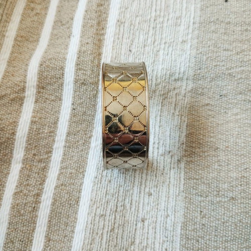 Women's wristwatch used stainless steel bracelet