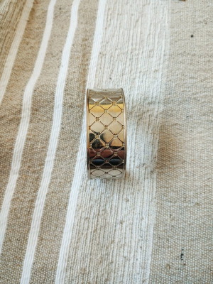 Women's wristwatch used stainless steel bracelet