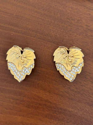 Vintage gold leaf clip earrings with clear rhinestones 80s–90s like new