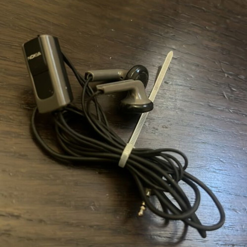 Nokia handsfree earbuds used, 2.5mm jack, vintage retro
