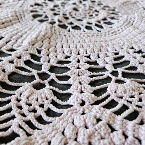 Crochet tablecloth like new, round 56 cm, handmade Swedish