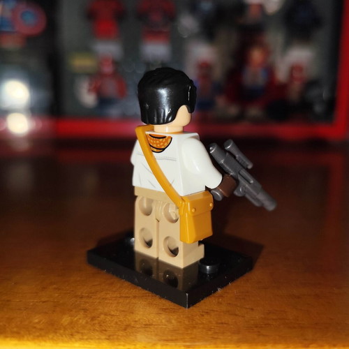 Poe Dameron figure like new with accessories