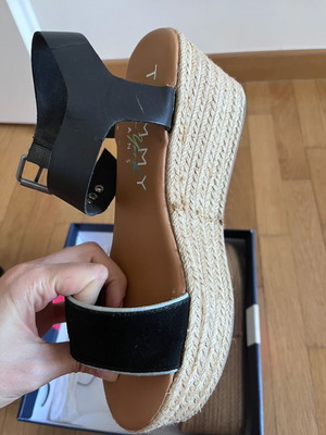 Tommy Hilfiger black flatform sandals, size 38