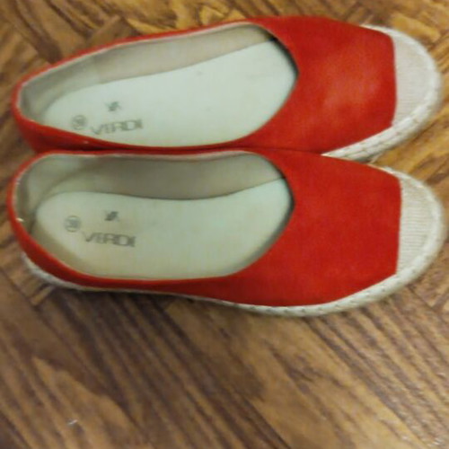 Verde red shoes like new, size 39