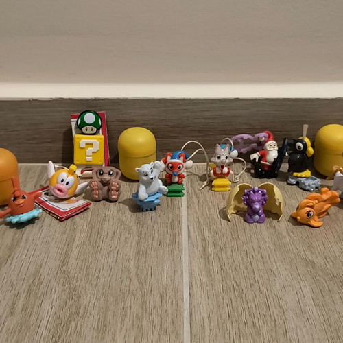 Kinder Surprise Figures and Frozen Gift New Pack