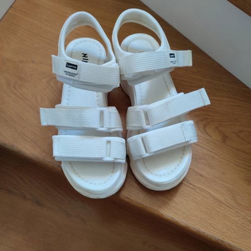 Chunky sandals size 36 like new, white with velcro