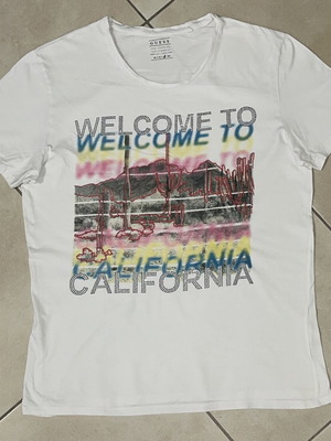 Guess Women T-Shirt white Welcome To California graphic print size L like new