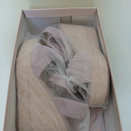 DeeZee velvet platform shoes like new with lace up tie No37 pink