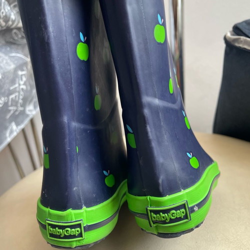 Babygap unisex baby rain boots like new, size 22-23