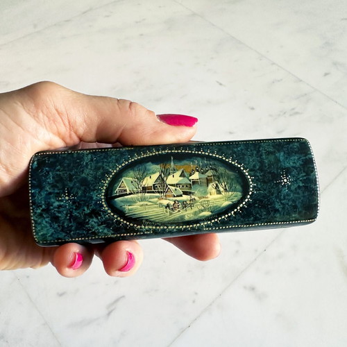 Fedoskino hand-painted jewelry box vintage 1980s like new