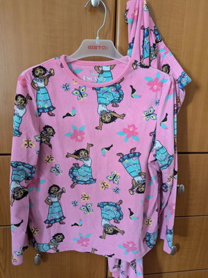 Encanto Disney pajamas like new, size 8-9, pink