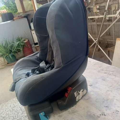 Child Car Seat like new for 9-35 kg children