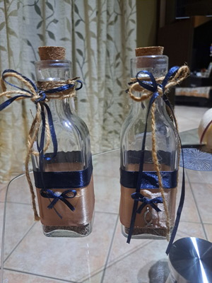 Decorative glass bottles new, set of 2 with ribbon and sand