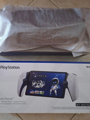 PlayStation Portal White like new remote player for PS5