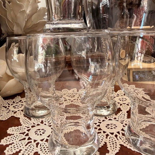 Large vintage glasses set of 6 like new