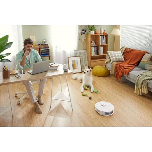 Roborock Q8 Max+ robotic vacuum like new