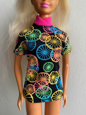 Hasbro Sindy Fashions Active Sports Collection T-shirt 1992 used vintage