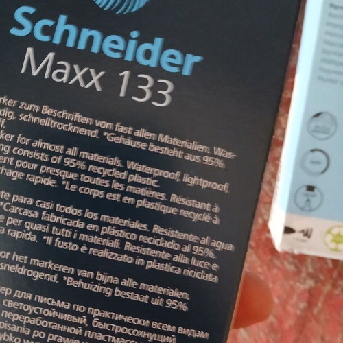 Schneider markers set of 20, red and black, like new