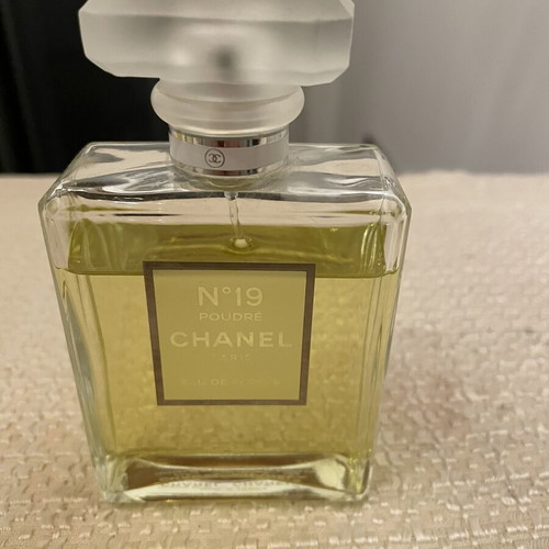 Chanel 19 Eau de Parfum 90 ml used, authentic