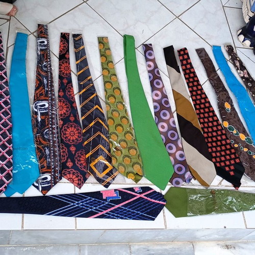 Vintage Greek ties Motivo collection, like new, set of 16