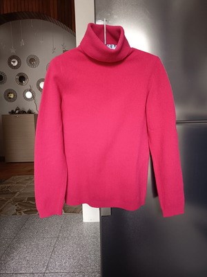 Benetton turtleneck sweater 100% wool like new, size M