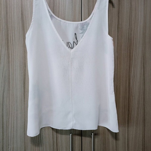 Top like new with floral print, size M, white