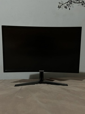 Gaming monitor 23.5" curved 1800R, like new