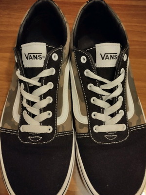 Παπούτσια Vans αθλητικά μεταχειρισμένα, μέγεθος 38, μαύρο και άσπρο