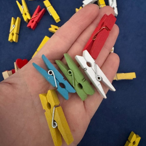 Mini decorative clothespins like new, set of 34 pieces