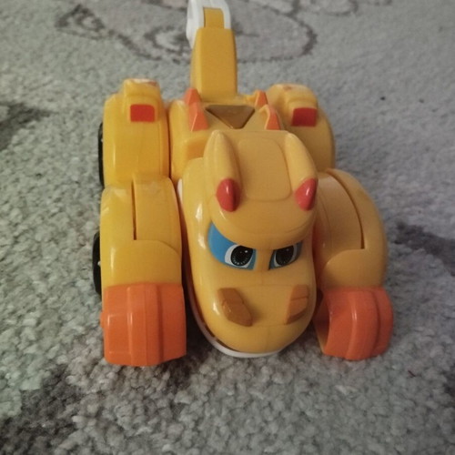Robotic toy like new, talking and transformable