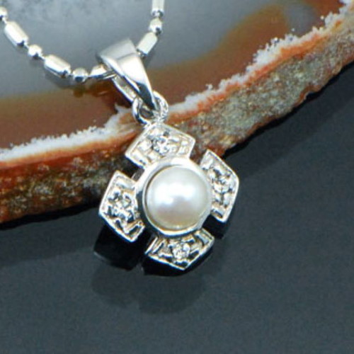 925 Silver Cross with Pearl and Zircon Brilliant Cut New