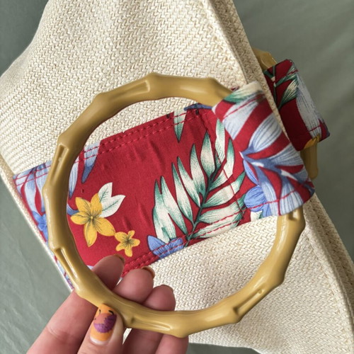 Summer bag new with horn handles and shoulder strap beige