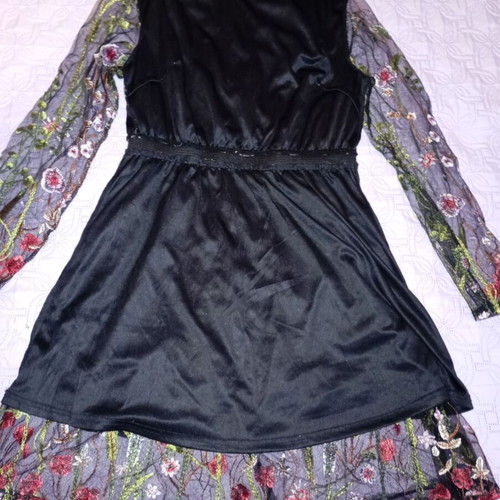 Shein dress with embroidered lace like -  6,00 - Vendora.cy