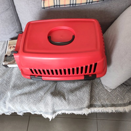Dog carrier box set, house and restriction net new