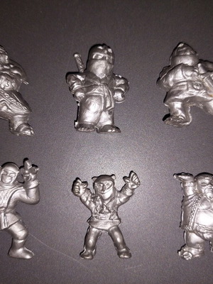 Alien Ninja figures used, pack of 6