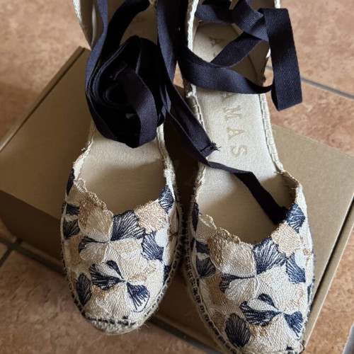 Alhamas espadrilles size 39 like new, beige and blue, 6-7 cm heel