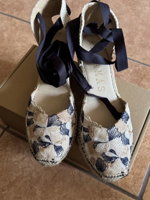 Alhamas espadrilles size 39 like new, beige and blue, 6-7 cm heel