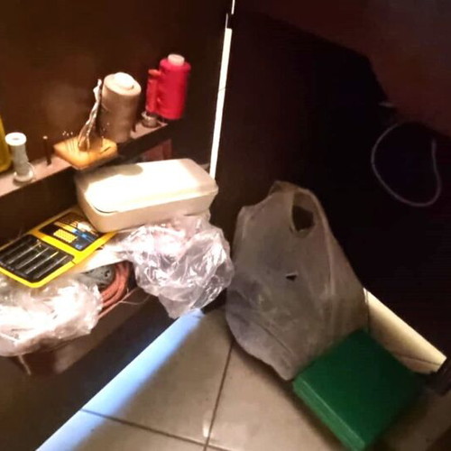 Mercedes sewing machine like new with table base