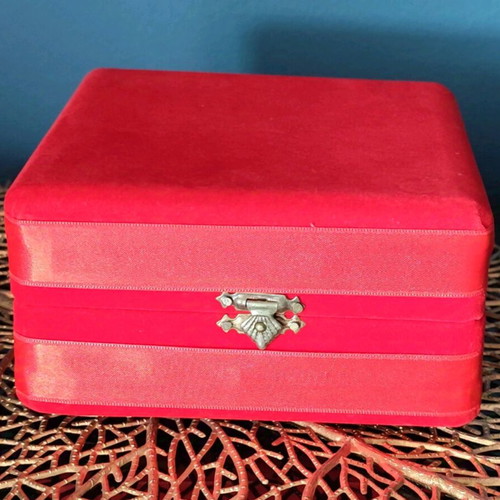 Glass rose new handmade in velvet wooden case