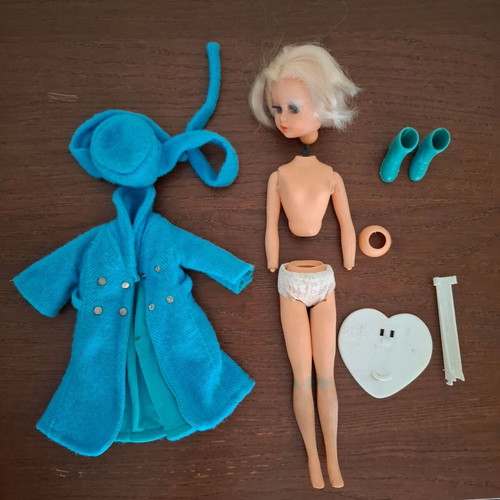 Vintage Bibi-bo El Greco doll used, complete Milano set with authentic base
